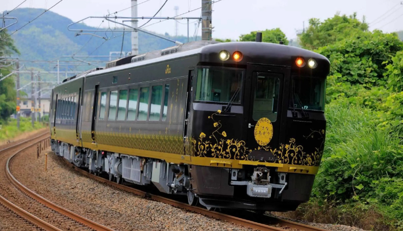 Hana Akari列車